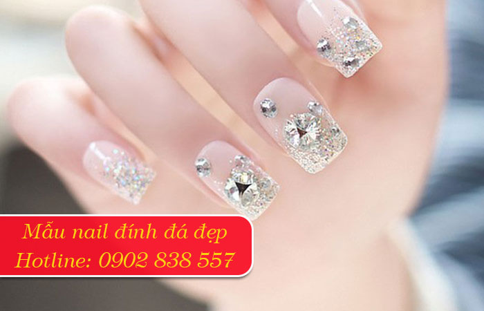 99+ Mẫu nail đính đá đẹp đơn giản nhưng cuốn hút 2024